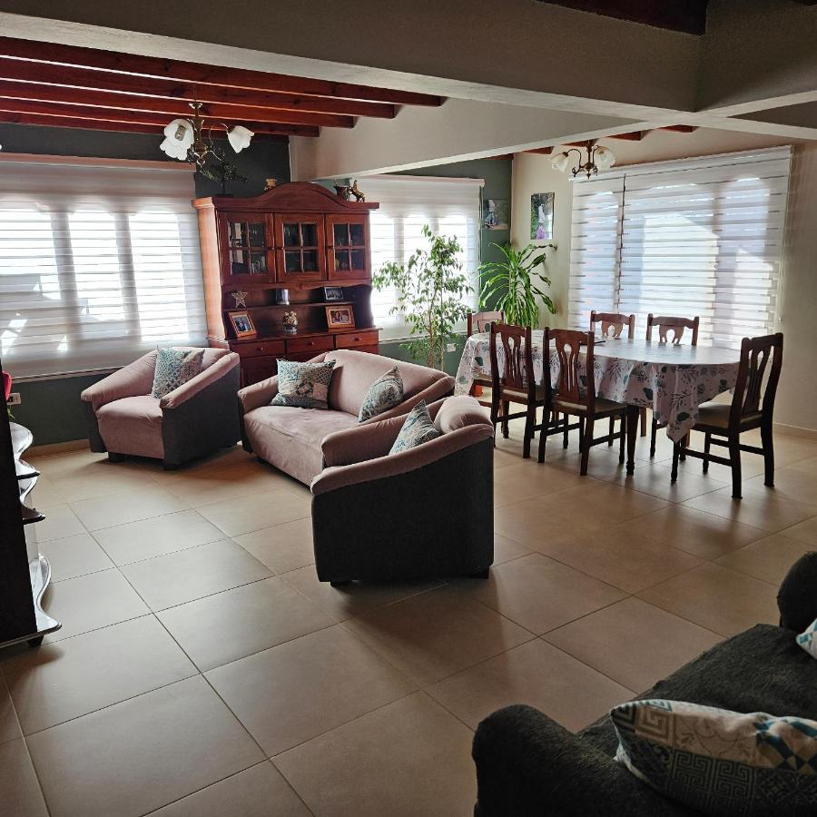 Casa De Familia Apartment อูซัวยา ภายนอก รูปภาพ